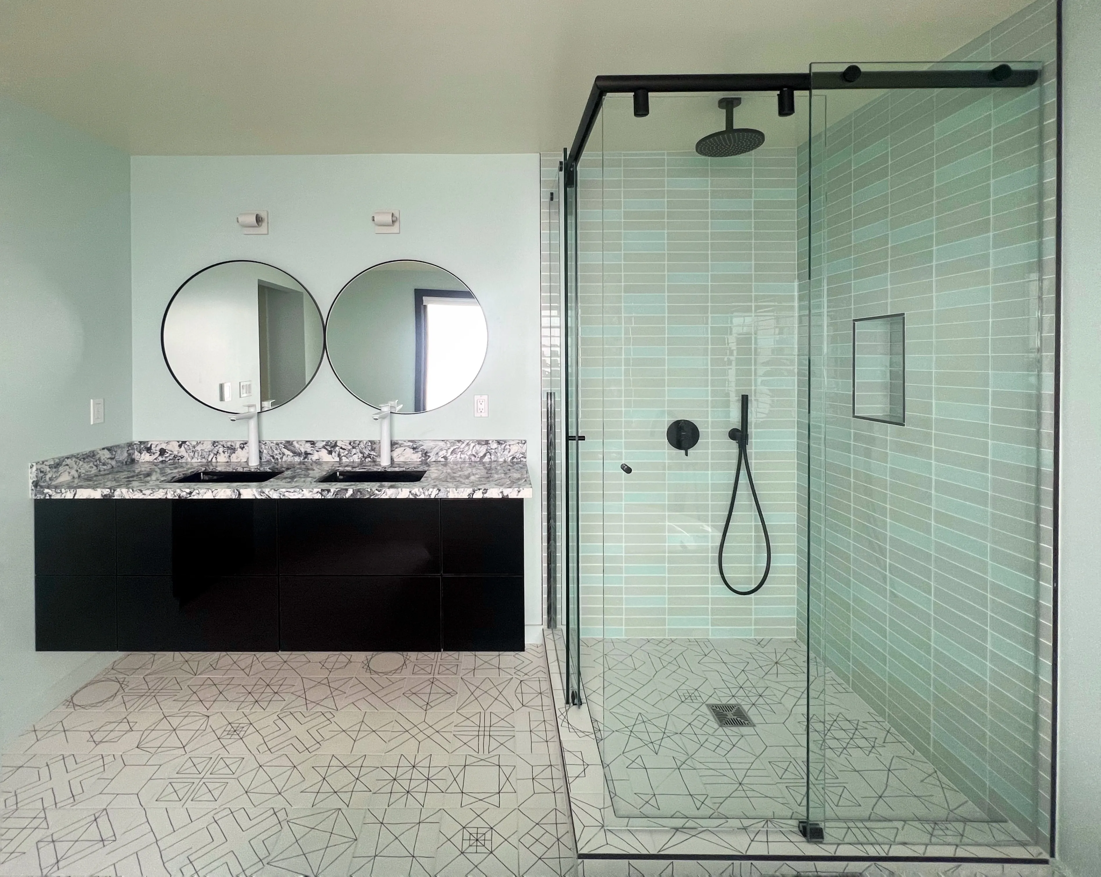 Modern Bathroom decor
